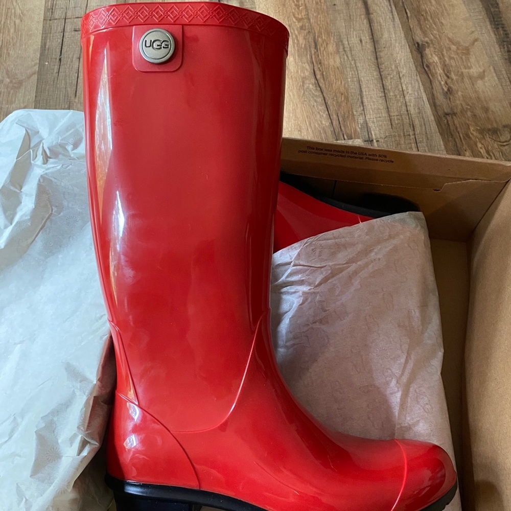Red Ugg Rain boot